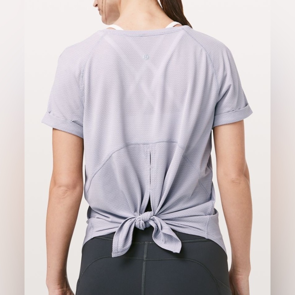 Lululemon 
Open Up Tie Back Tee 
DESIGNED FOR TRAINING